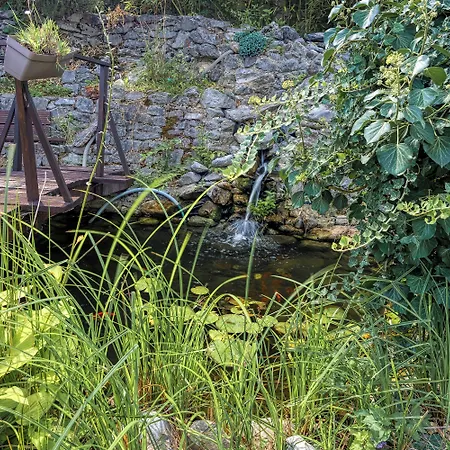 Tiny House Mona Lisa - Happy *